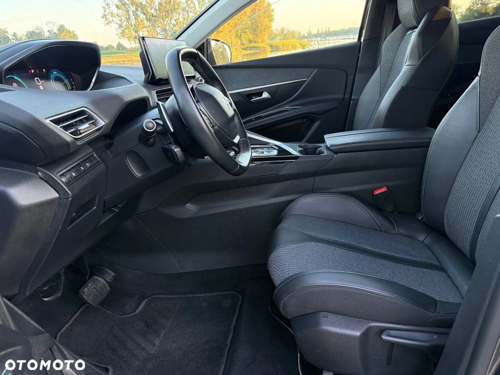 Peugeot 3008 1.6 PureTech Hybrid PHEV Allure Pack S&S EAT8 - 11