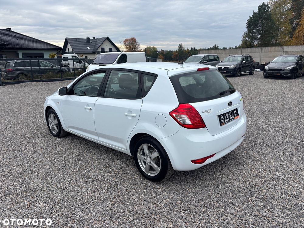 Kia Ceed 1.4 CVVT Attract - 4