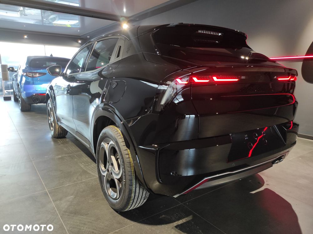 Alfa Romeo Junior 1.2 mHEV Sport Speciale eDCT - 4