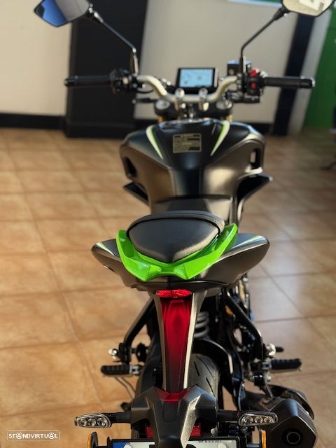 QJ Motor SRK 125S - 4