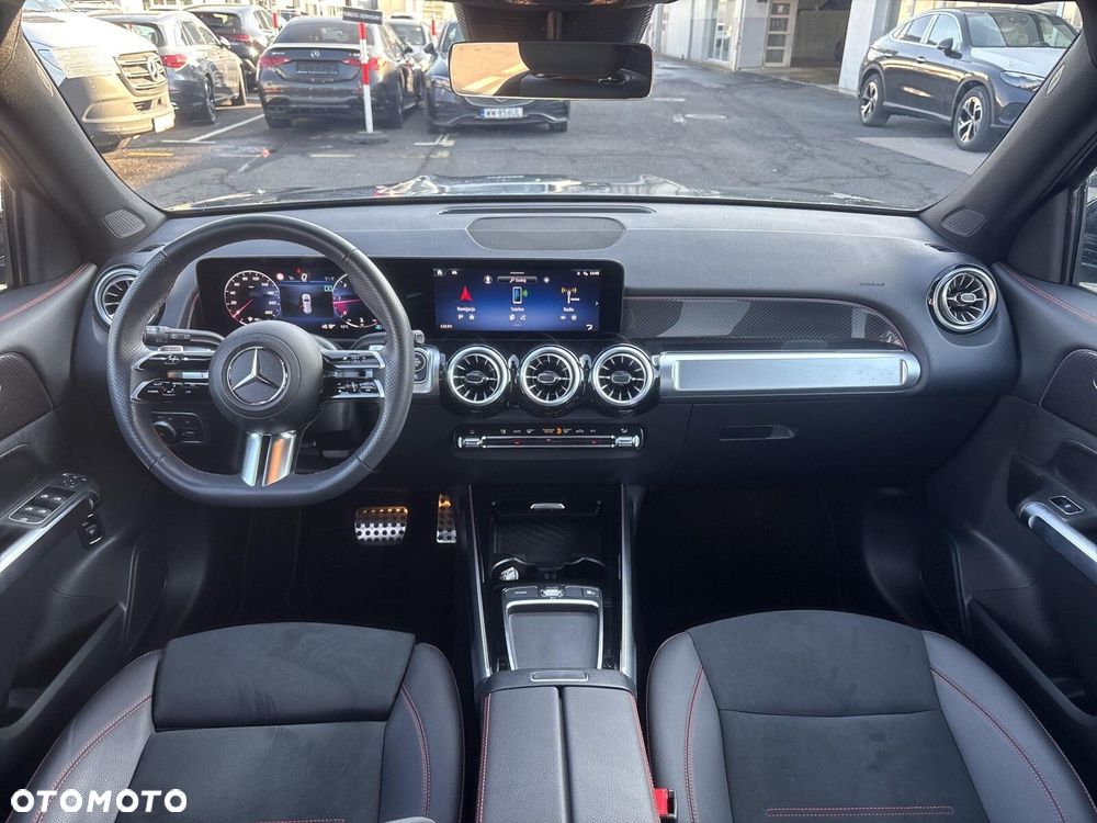 Mercedes-Benz GLB - 13