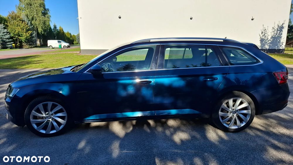 Skoda Superb 2.0 TDI Style DSG - 2