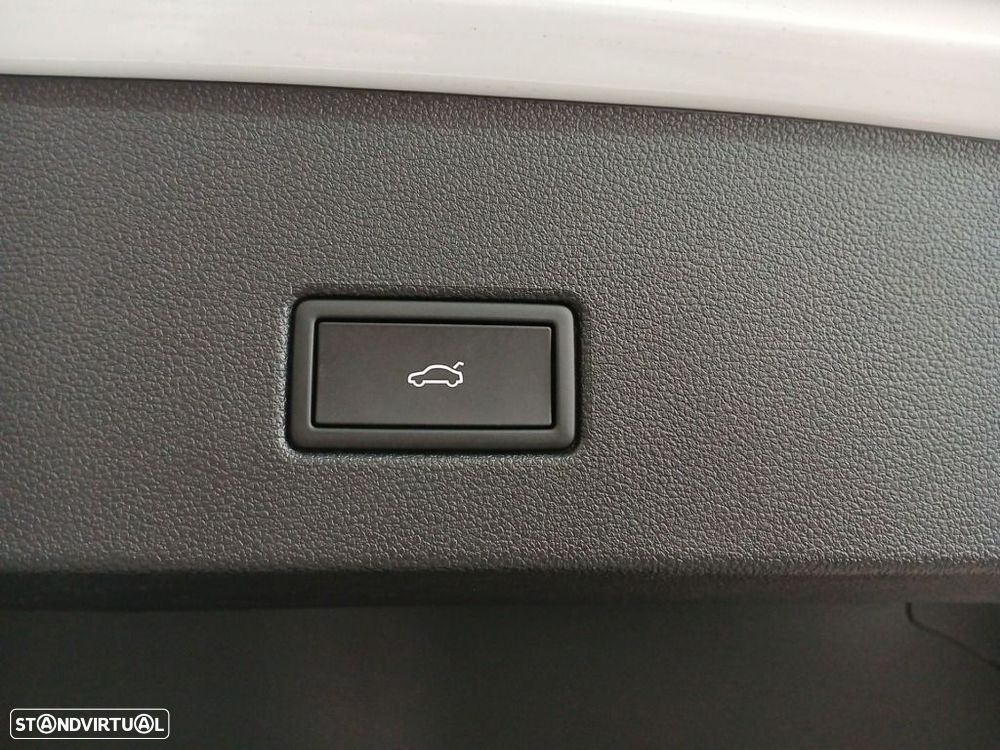 VW T-Roc 2.0 TDI R-Line DSG - 37