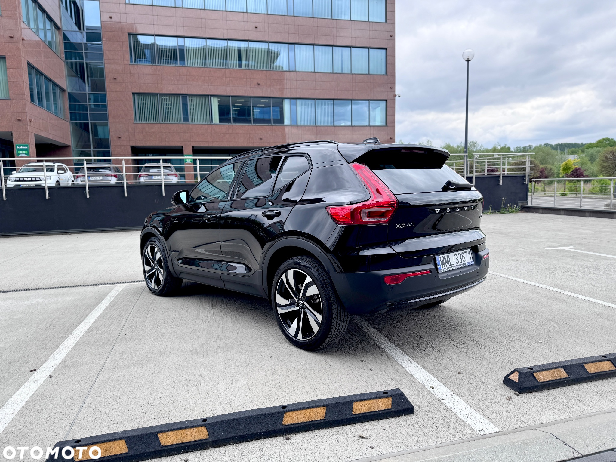 Volvo XC 40 B5 AWD Ultimate Dark - 4