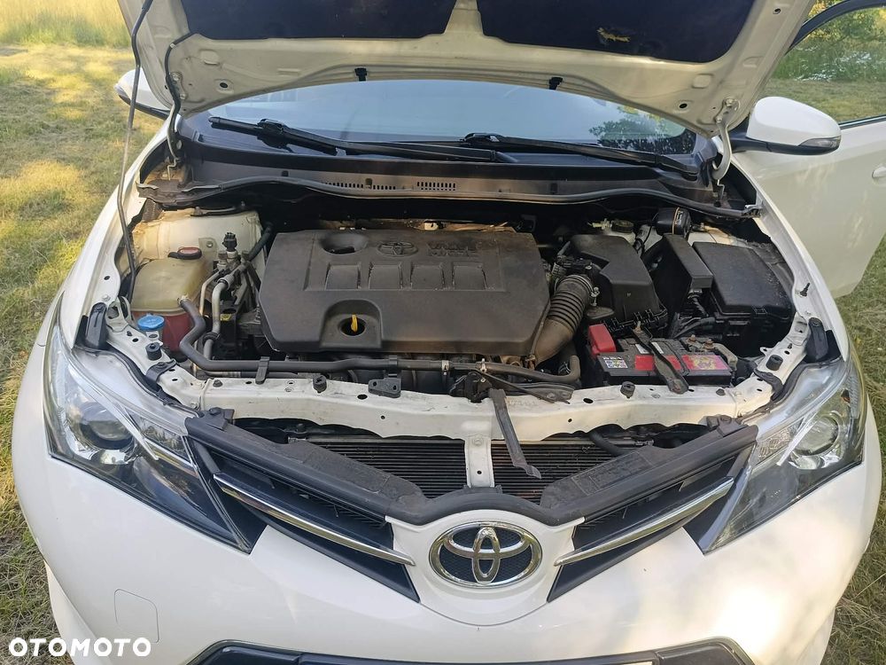 Toyota Auris 1.6 Premium - 10