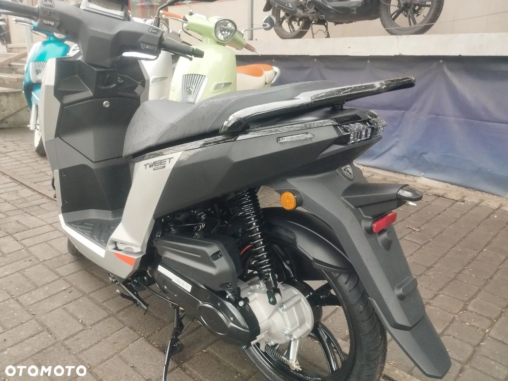 Peugeot Tweet - 15