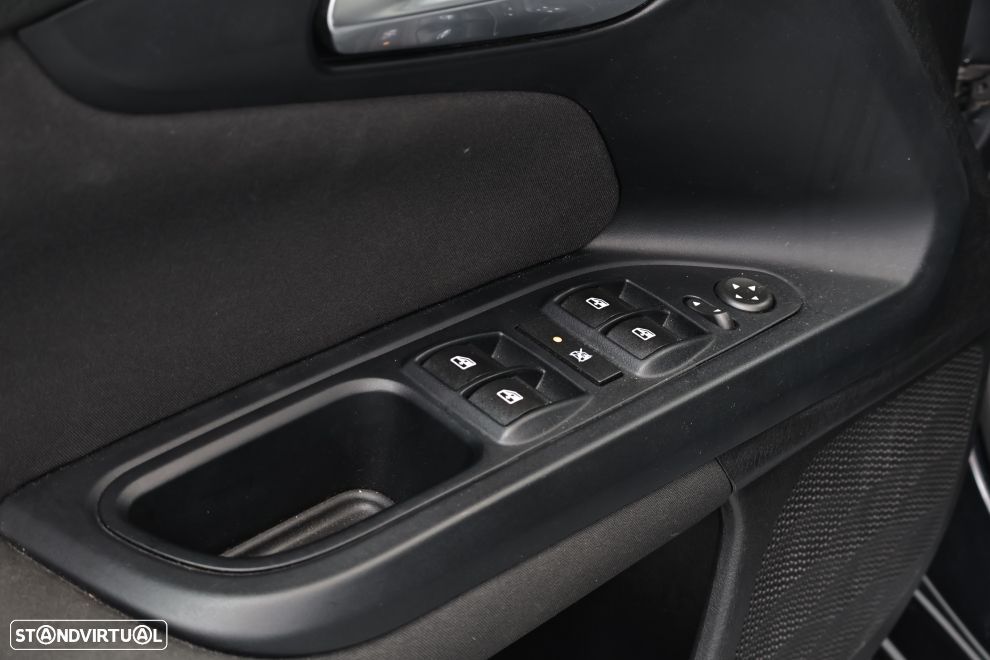 Fiat Tipo Station Wagon Cross 1.0 GSE T3 Cross - 24