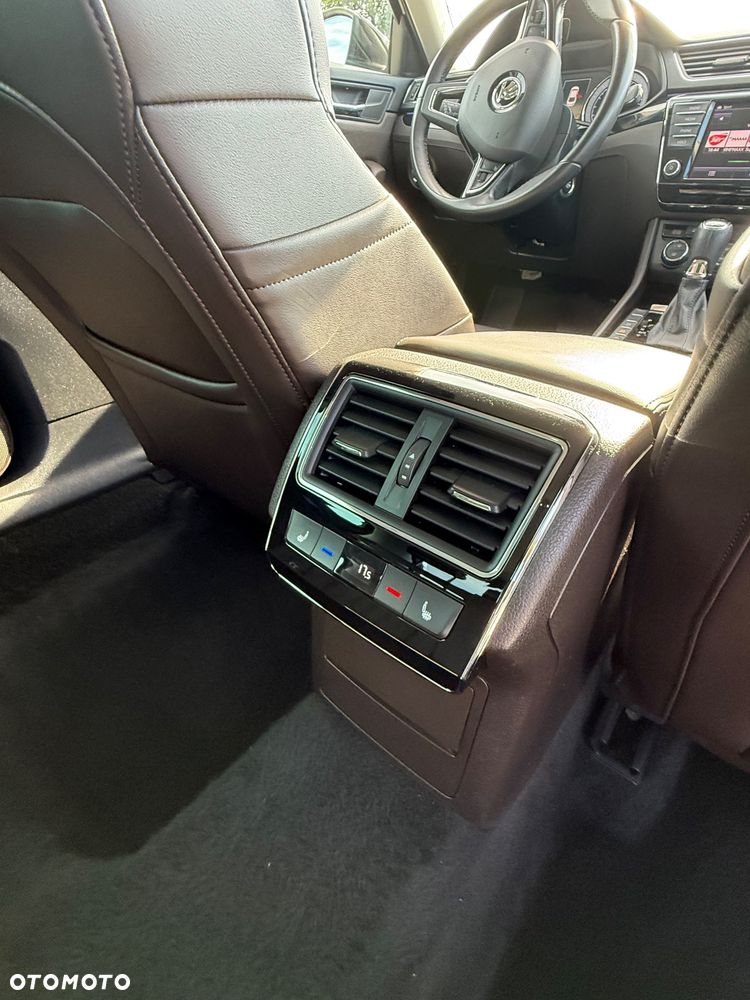 Skoda Superb 2.0 TDI 4x4 L&K DSG - 20