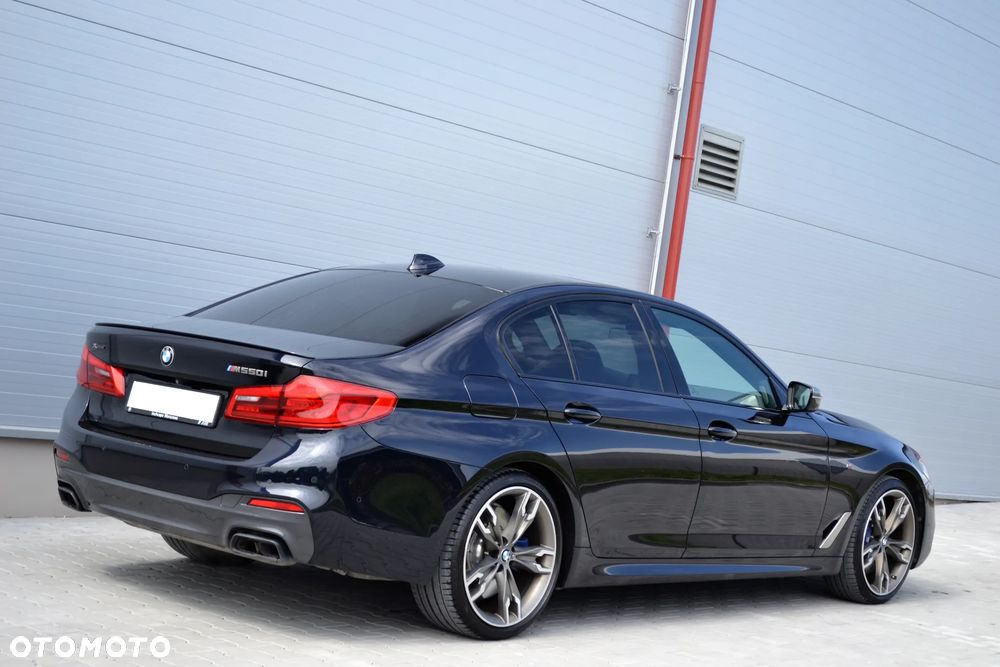 BMW Seria 5 M550i xDrive sport - 3