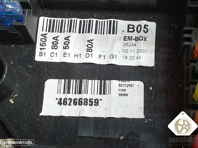CAIXA RELÉS / FUSÍVEIS VOLKSWAGEN GOLF V 2007 - 1