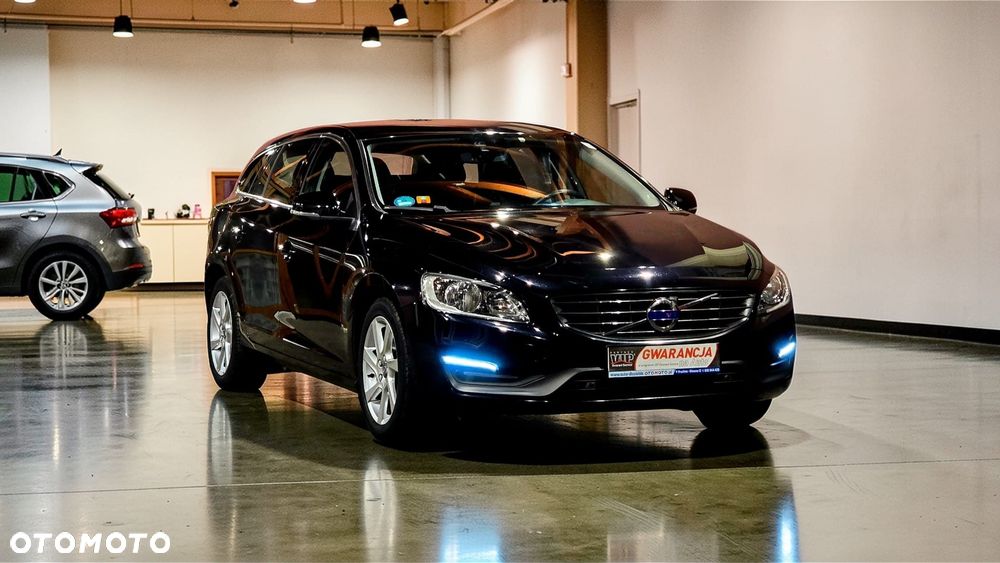 Volvo V60 D4 Drive-E Momentum - 16