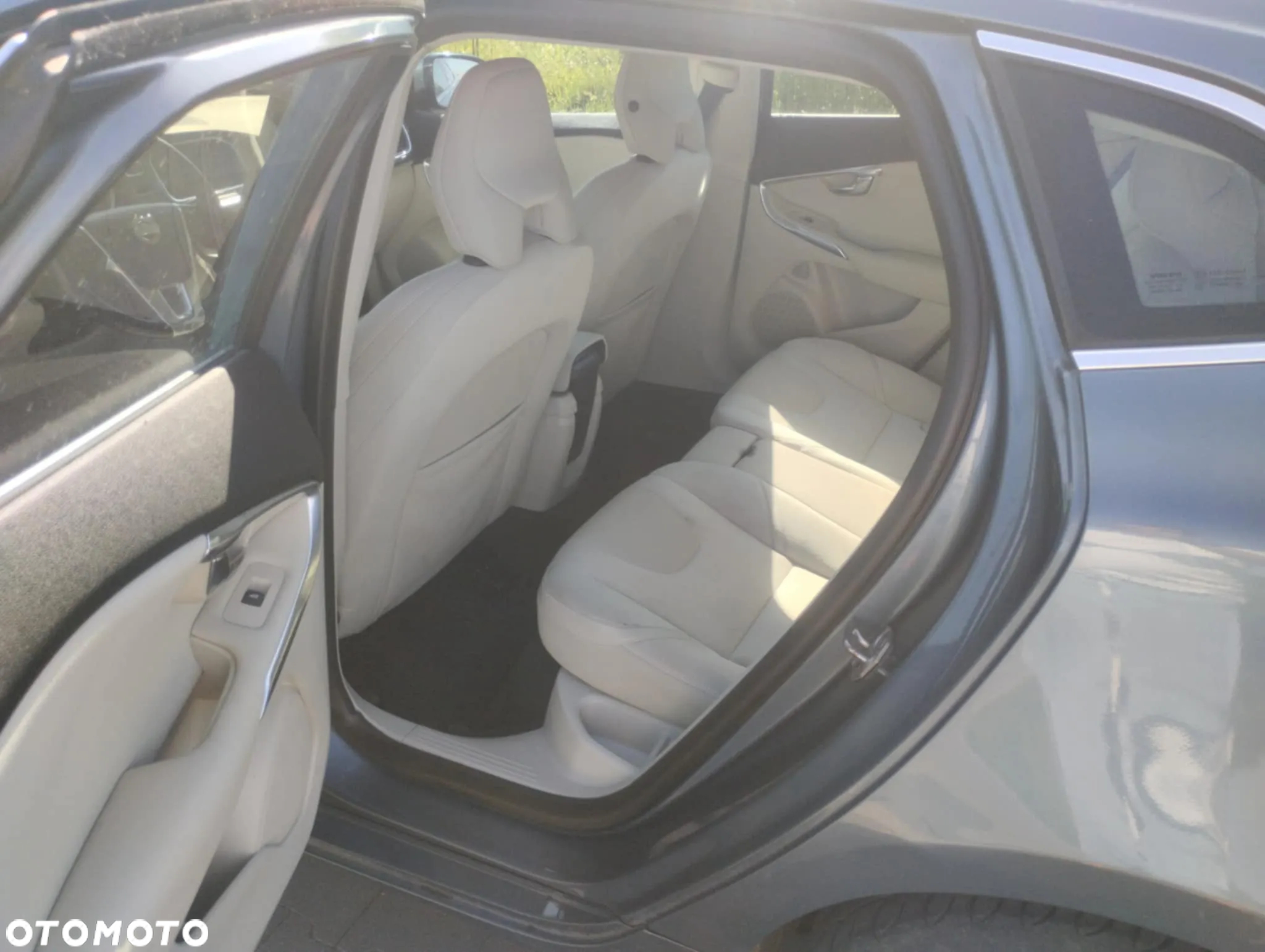 Volvo V40 D2 R Design - 11