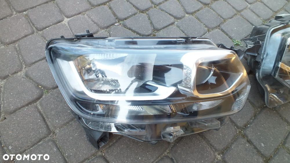 Lampa przednia lewa prawa Fiat Doblo III - 2