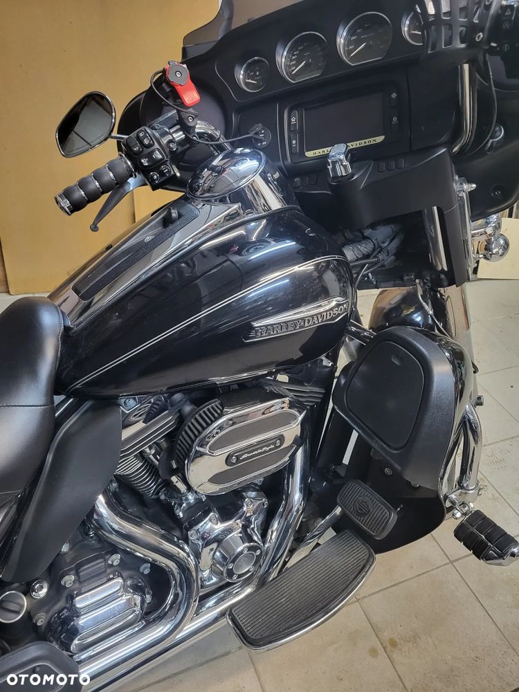 Harley-Davidson FLHTCU Ultra - 2