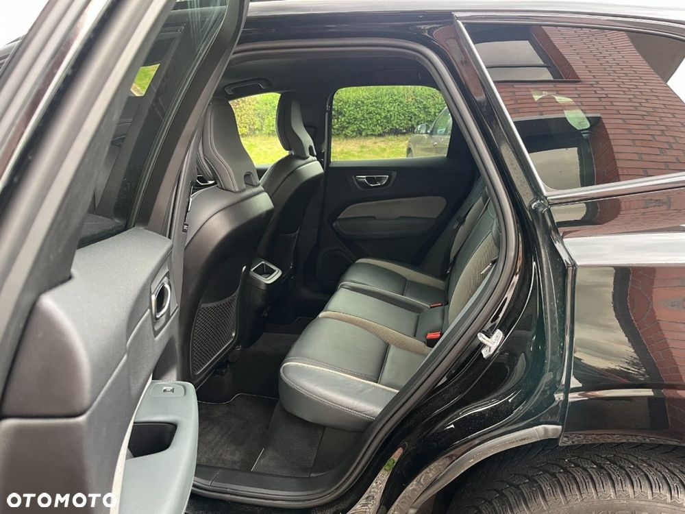 Volvo XC 60 B4 D Plus Bright - 25