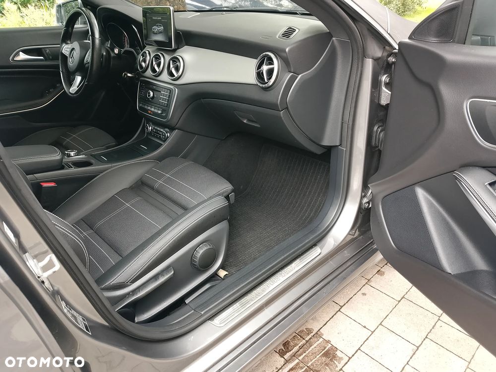 Mercedes-Benz CLA 200 7G-DCT SCORE - 7