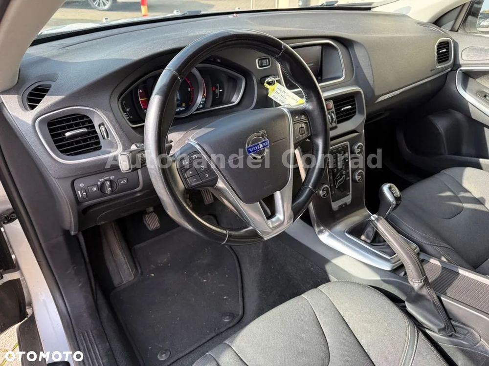 Volvo V40 Cross Country - 7