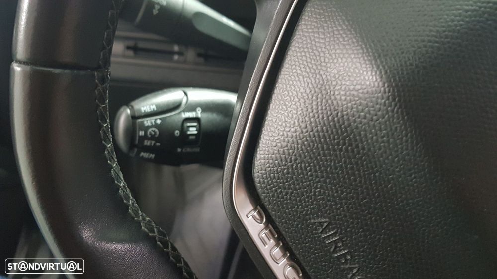 Peugeot 5008 1.6 BlueHDi Allure J18 - 16