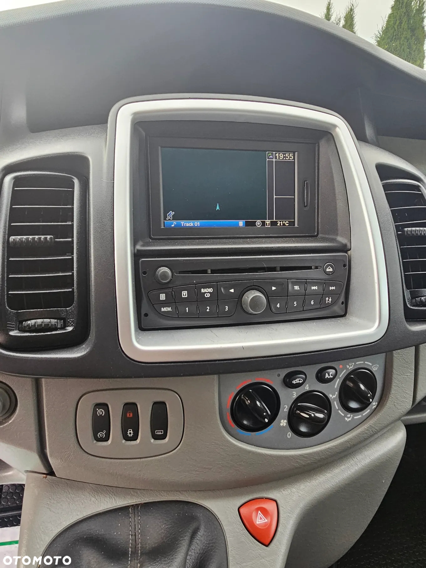 Opel Vivaro - 10