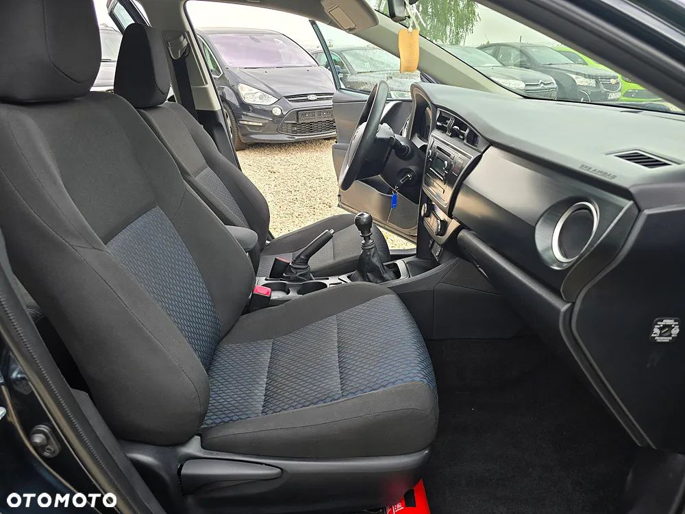 Toyota Auris 1.33 Dual-VVT-i Comfort - 21