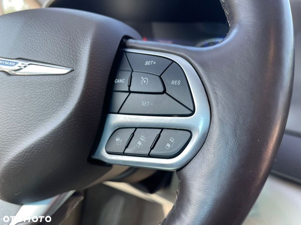 Chrysler Pacifica - 7