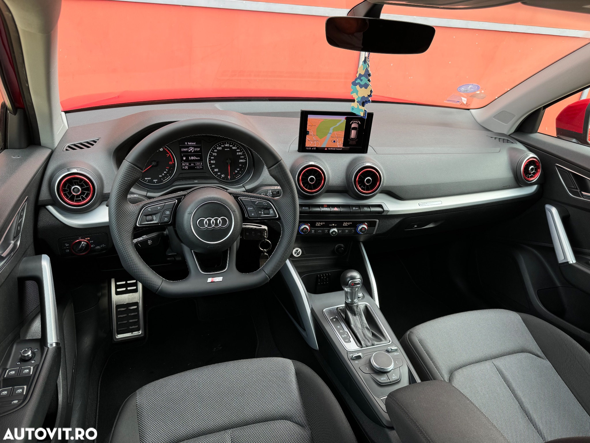 Audi Q2 30 TFSI S tronic sport - 8