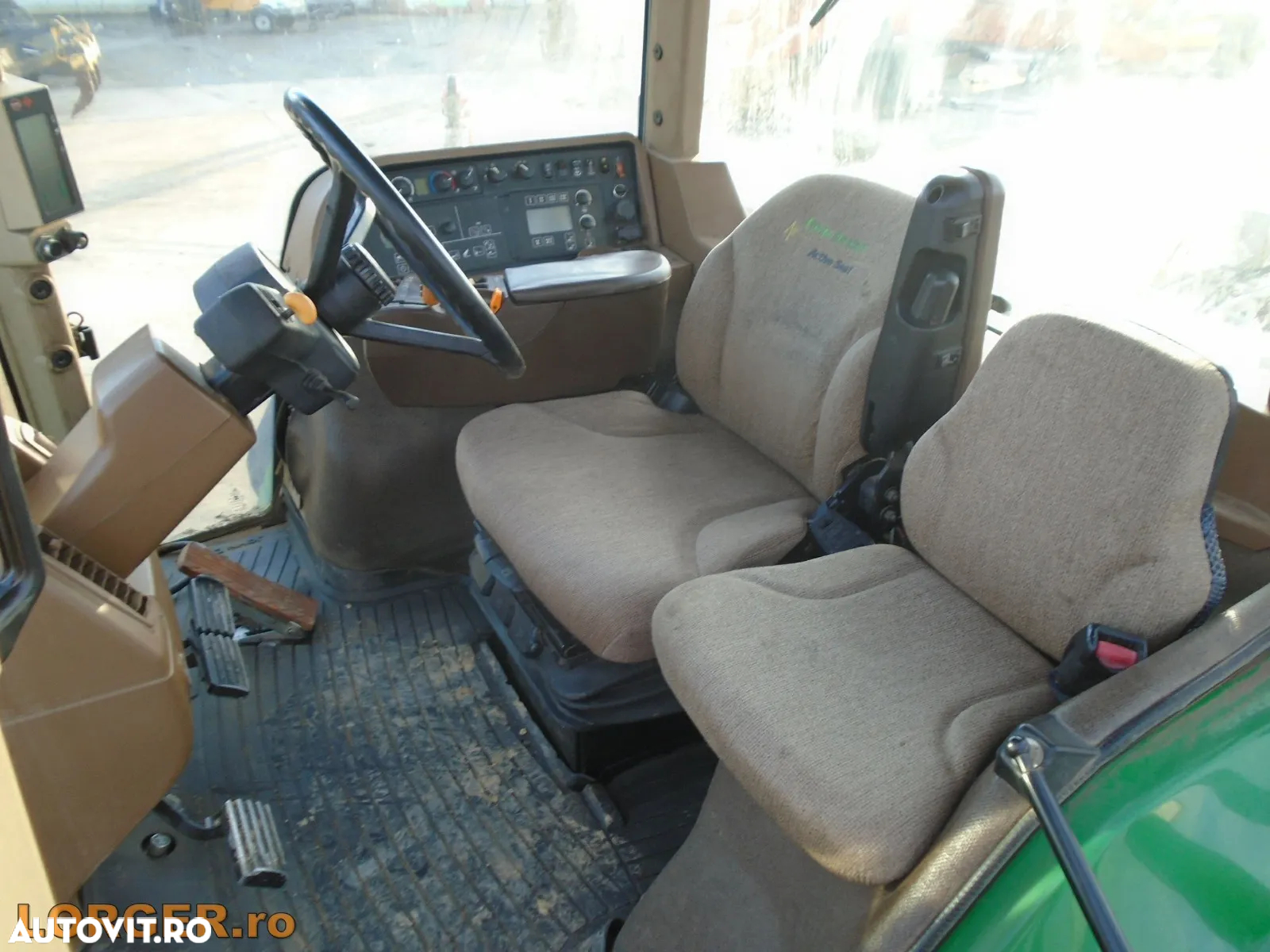 John Deere 8530 cu stabilizator de sol Wirtgen WS 250 - 12
