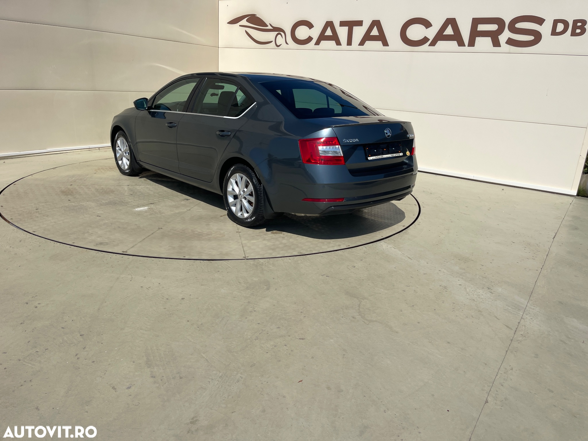 Skoda Octavia 1.8 TSI DSG Style - 11