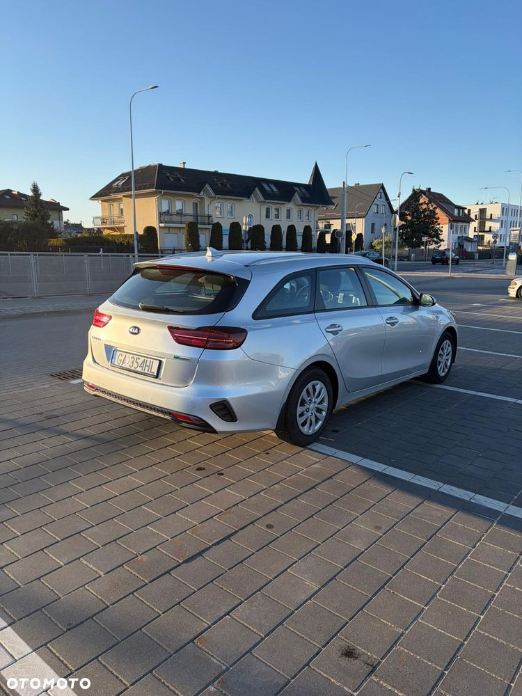 Kia Ceed 1.6 CRDi mHEV S - 10