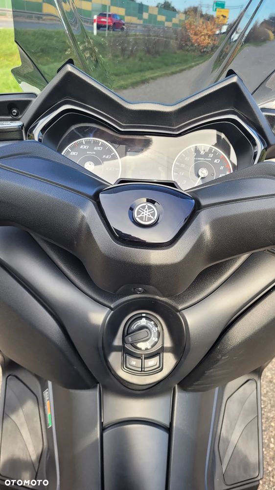 Yamaha X-max - 16