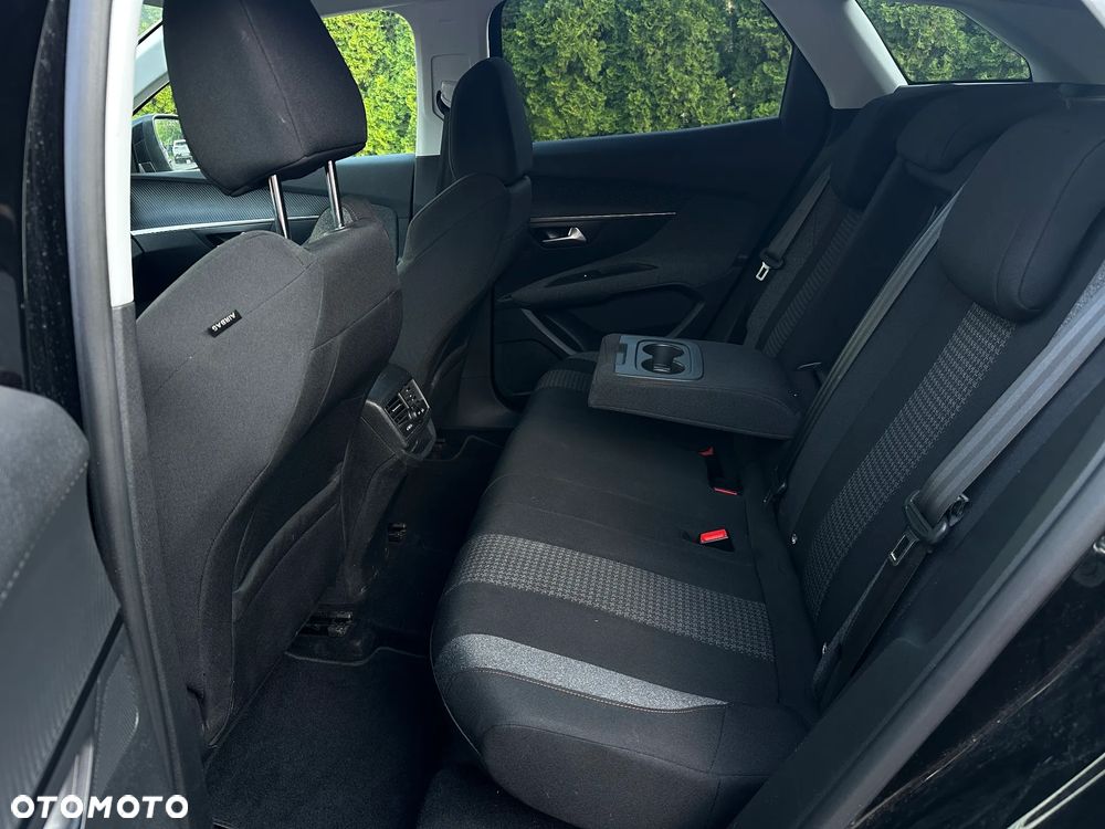 Peugeot 2008 - 8
