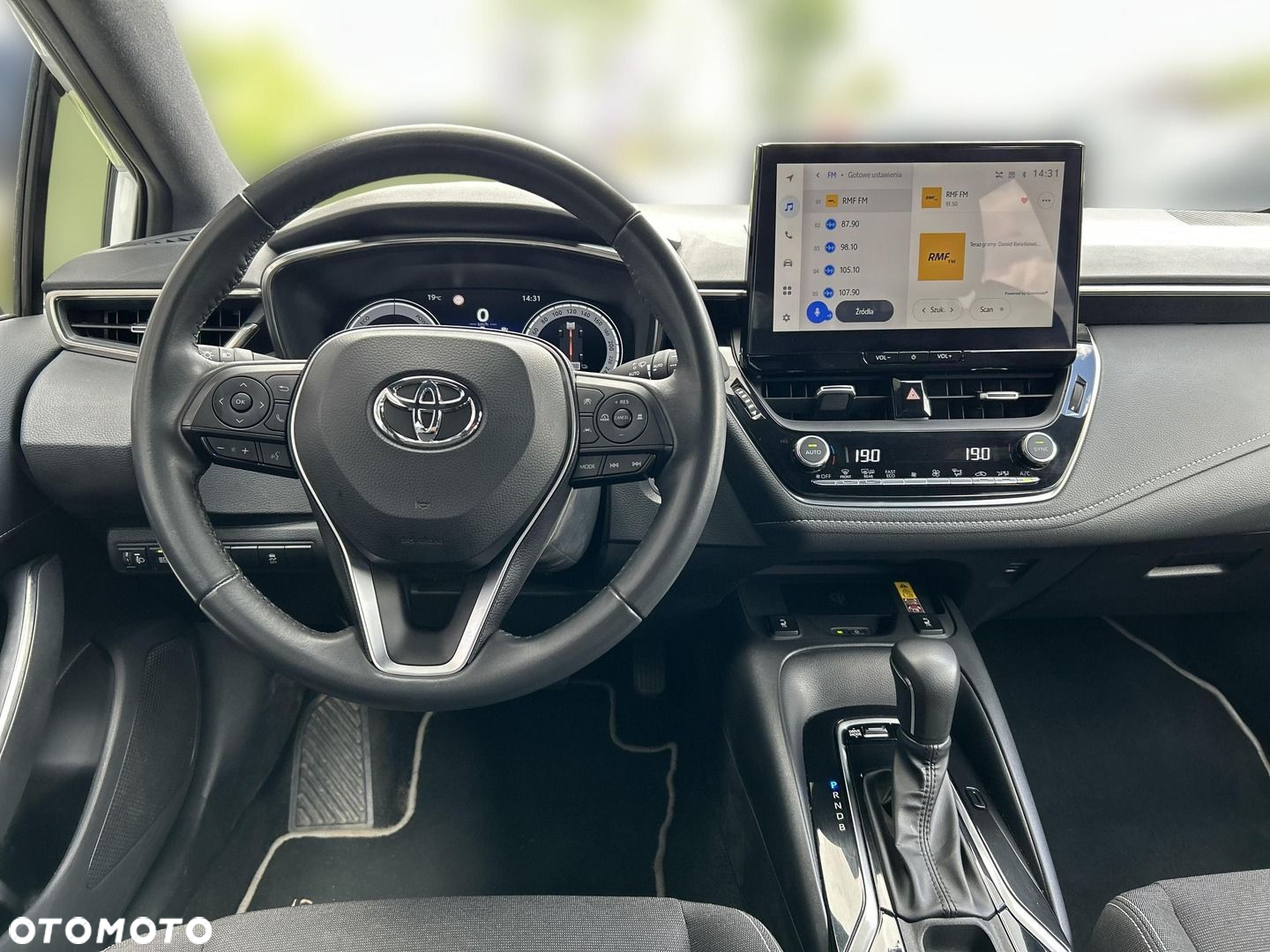 Toyota Corolla - 12