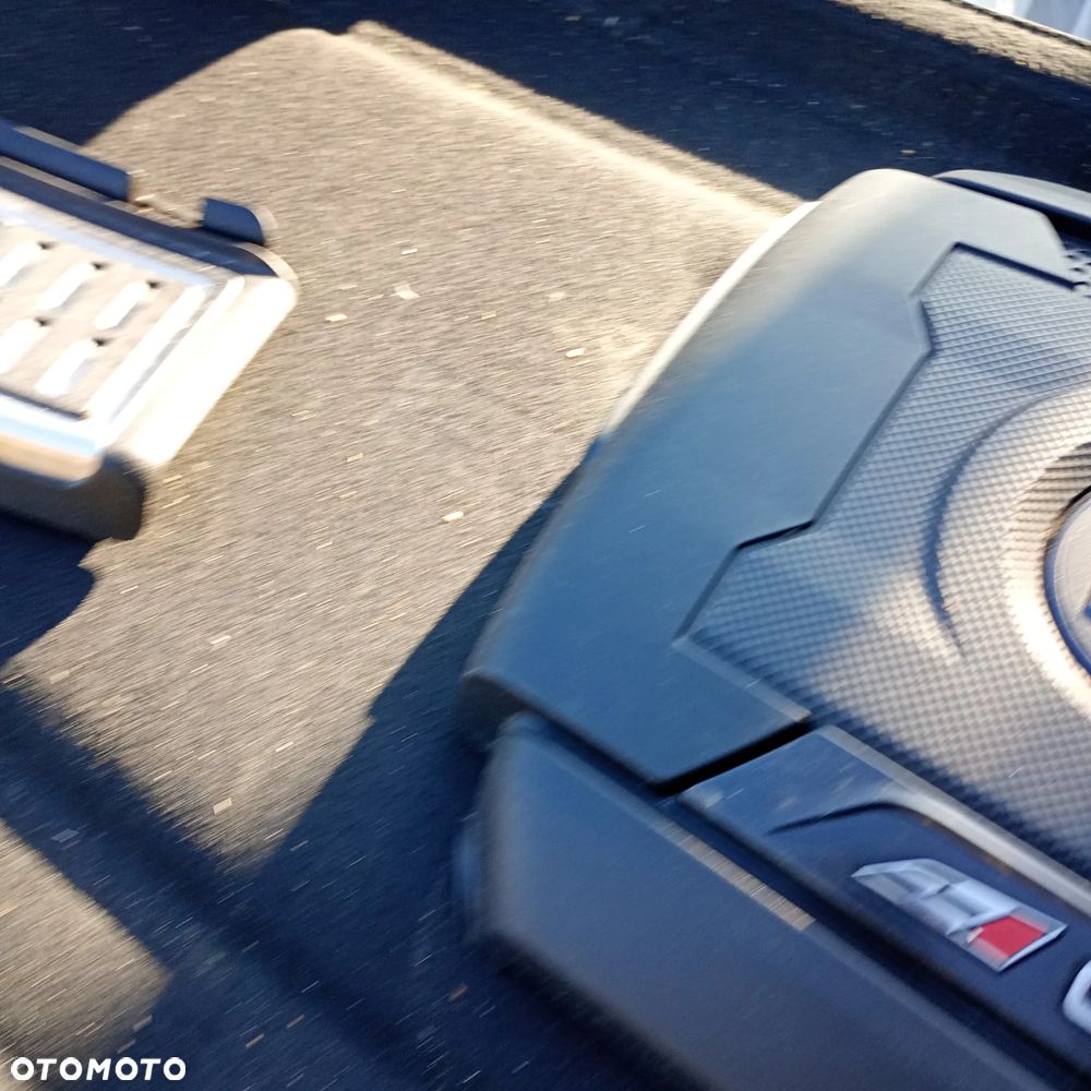 Osłona na silnik Cupra 2.0TSI 06K103925 - 2