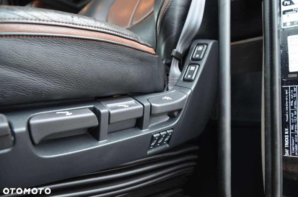 DAF XF 530 / 2021r / KLIMA P. / FULL AIR / ACC / PCC / FULL LED / RETARDER / SKÓRY / NAVI / DE 7364 - 17