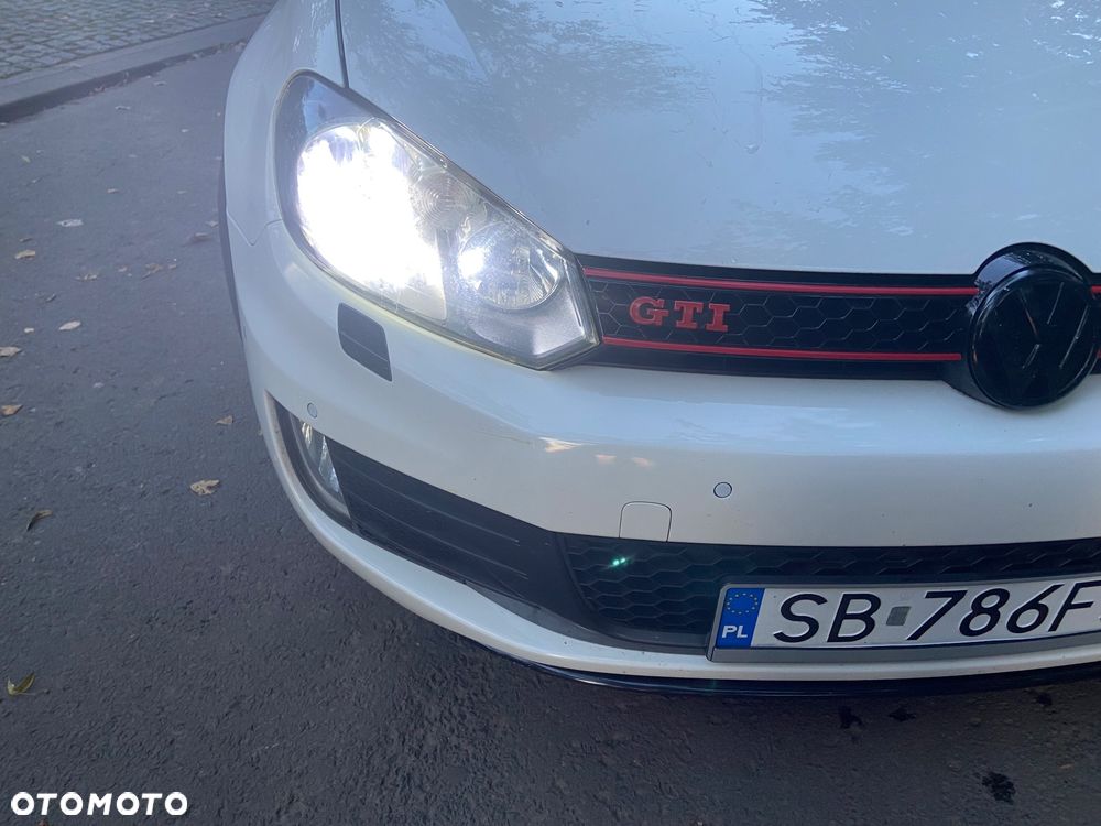 Volkswagen Golf - 8
