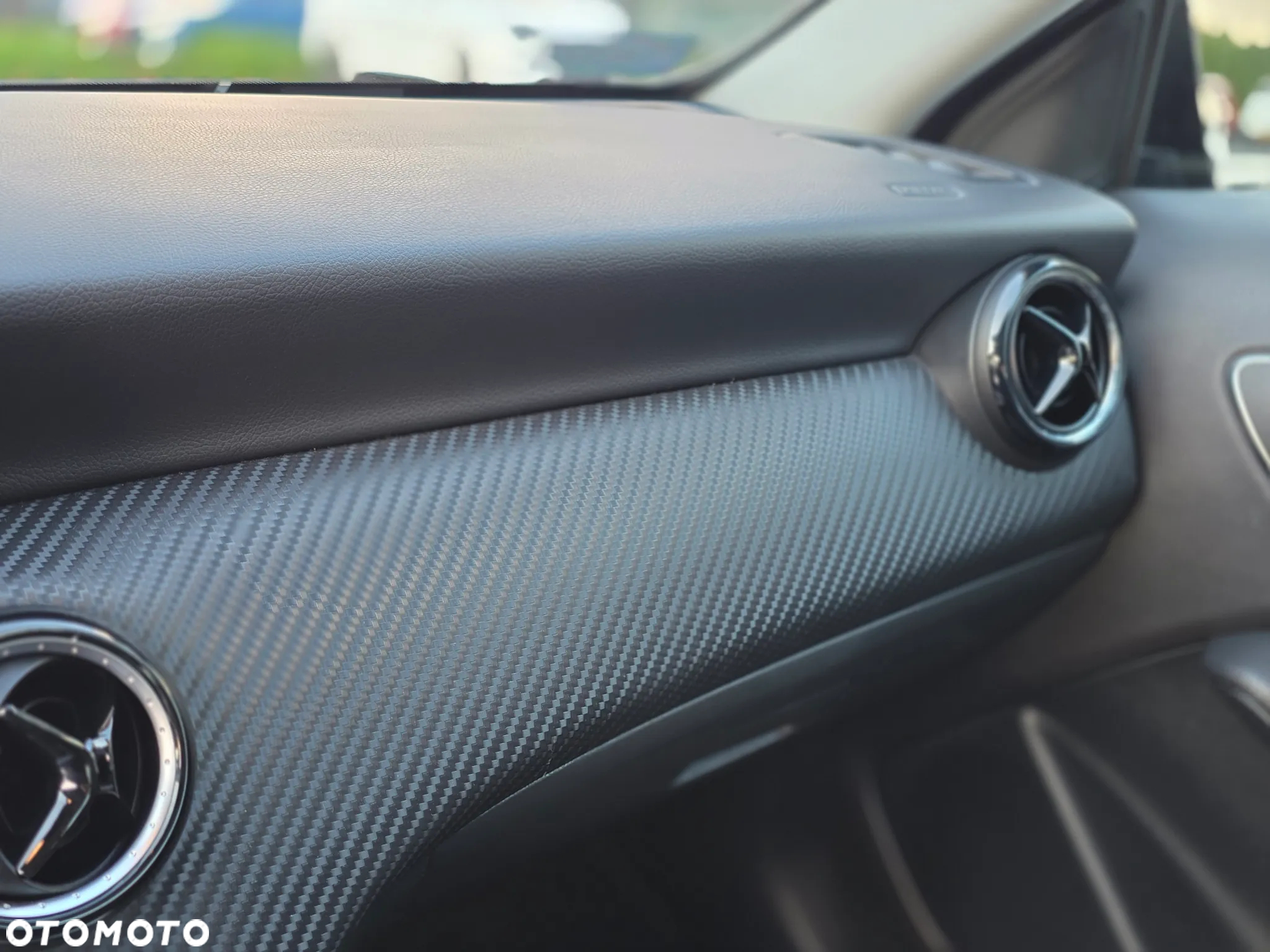 Mercedes-Benz GLA 180 7G-DCT Style - 25