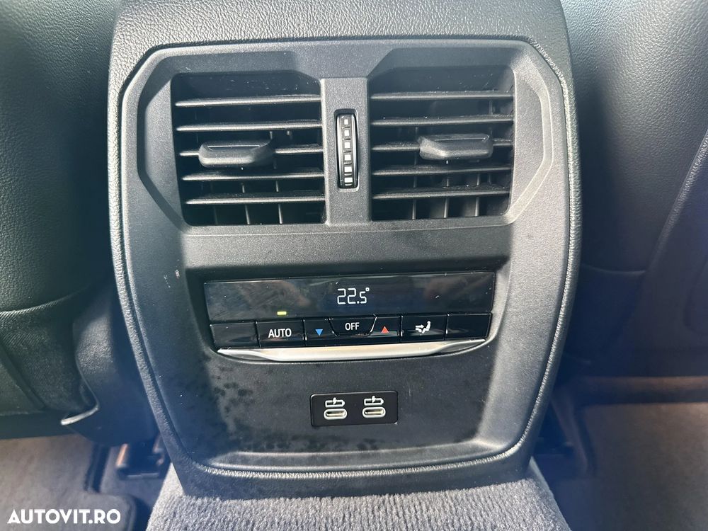 BMW Seria 3 330e xDrive Aut. - 24