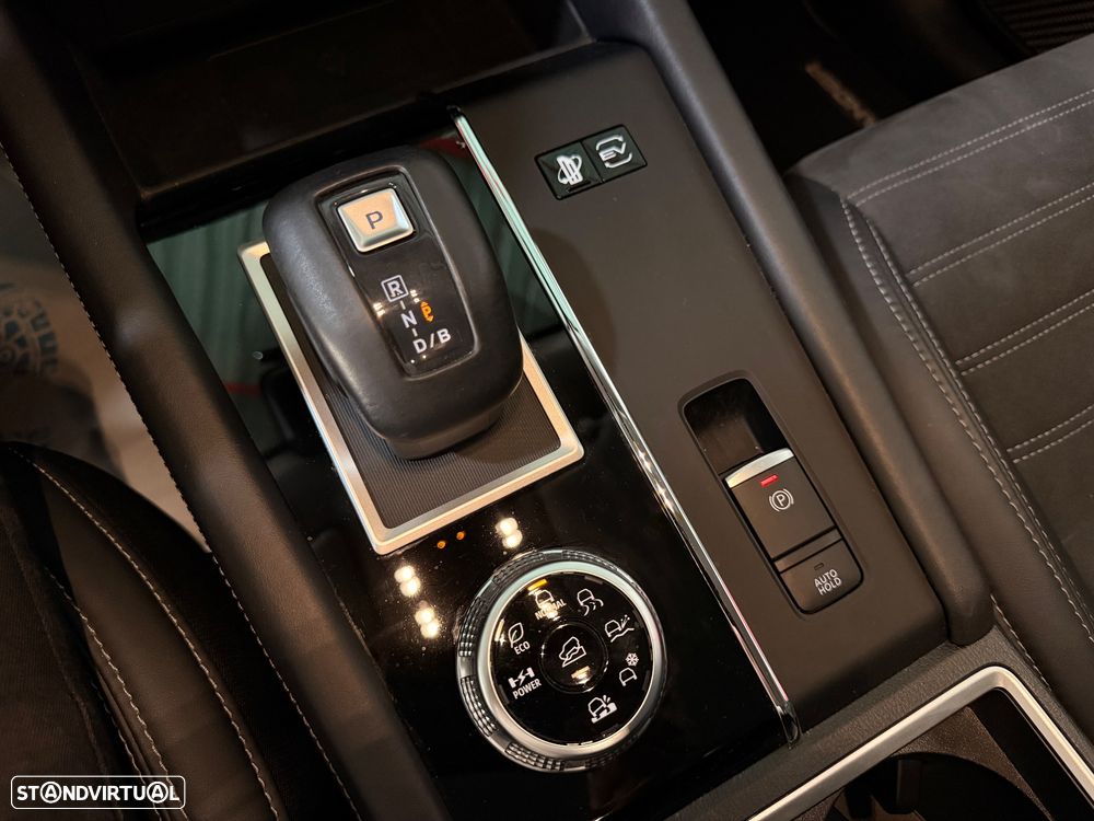 Mitsubishi Outlander - 16