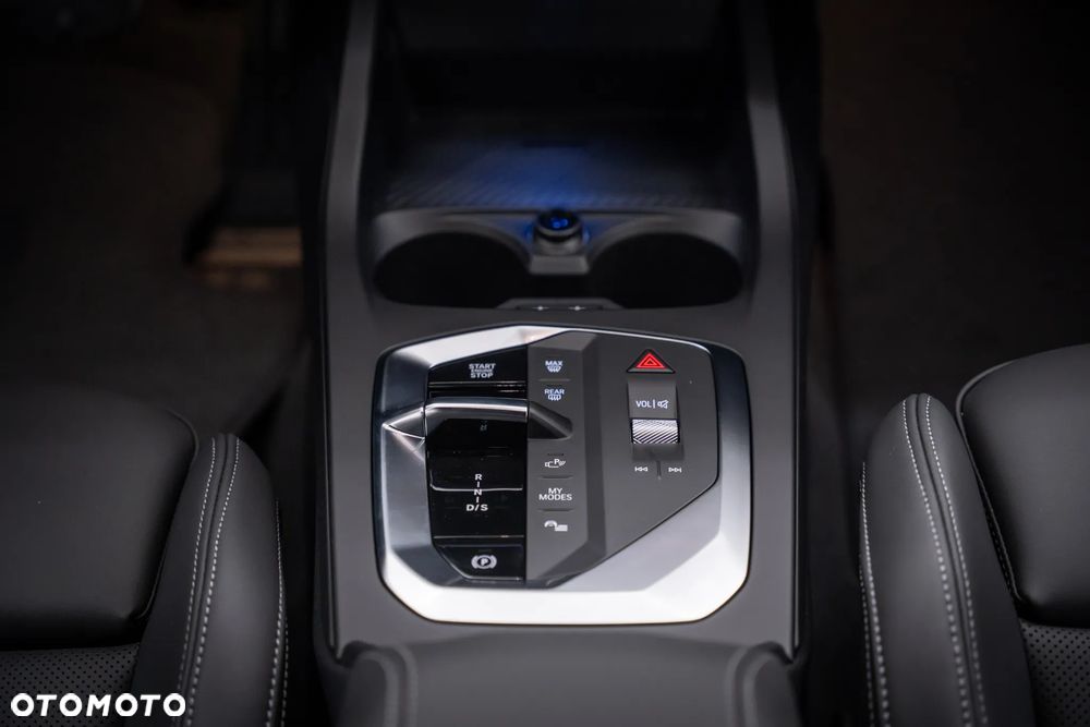 BMW Seria 1 120 mHEV - 39