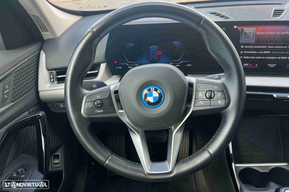 BMW iX1 xDrive30 - 13