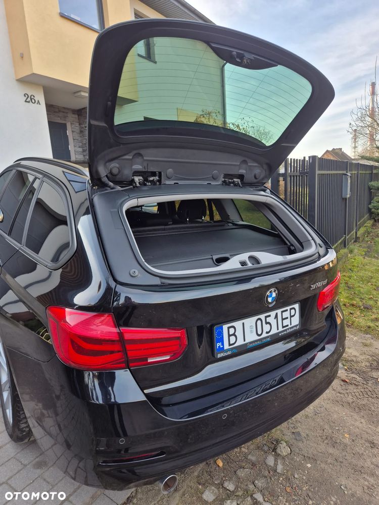 BMW Seria 3 318d Sport Line Shadow - 13