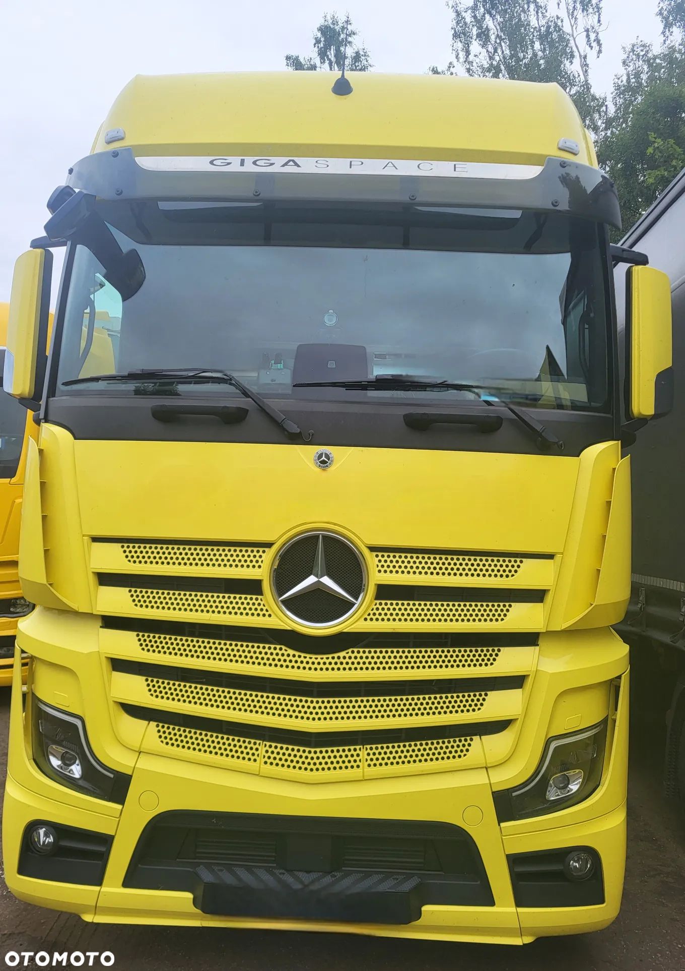 Mercedes-Benz Actros - 1
