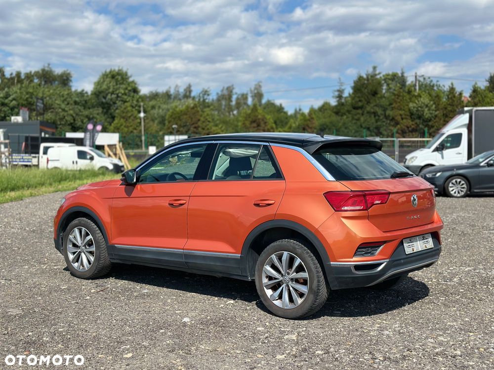 Volkswagen T-Roc - 17