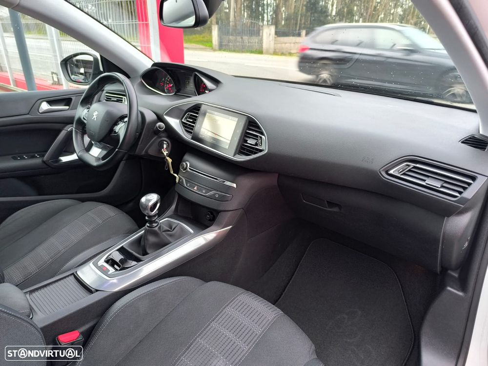 Peugeot 308 PureTech 130 GPF Stop & Start Allure - 33