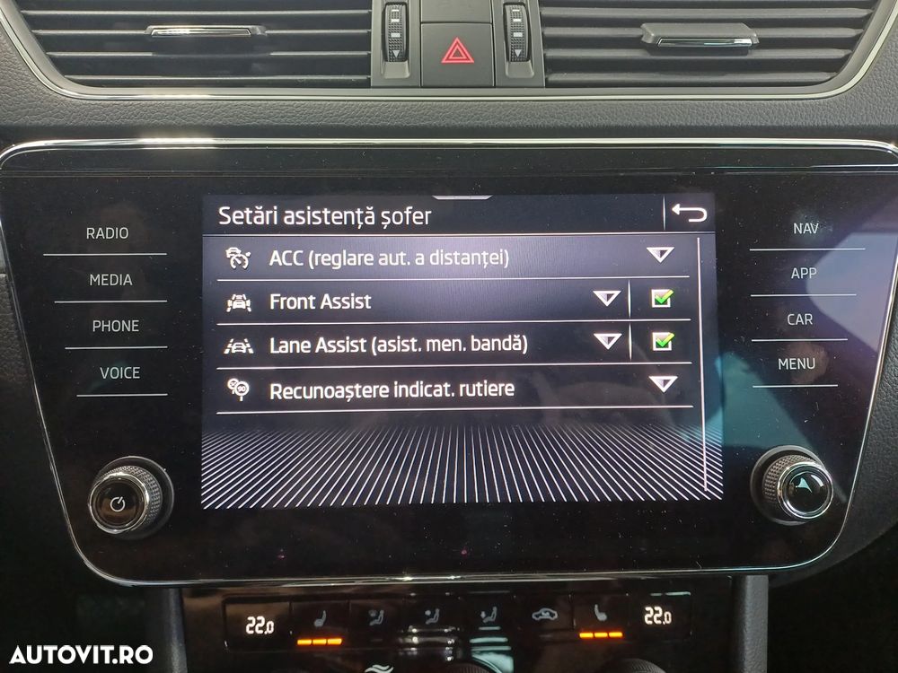 Skoda Superb 2.0 TDI DSG Ambition - 24