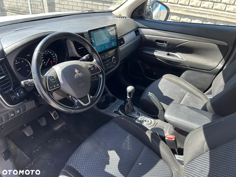 Mitsubishi Outlander 2.2 DI-D 4WD Top - 11