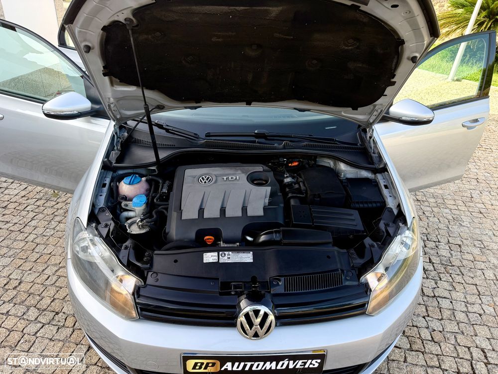 VW Golf 1.6 TDi Highline - 29