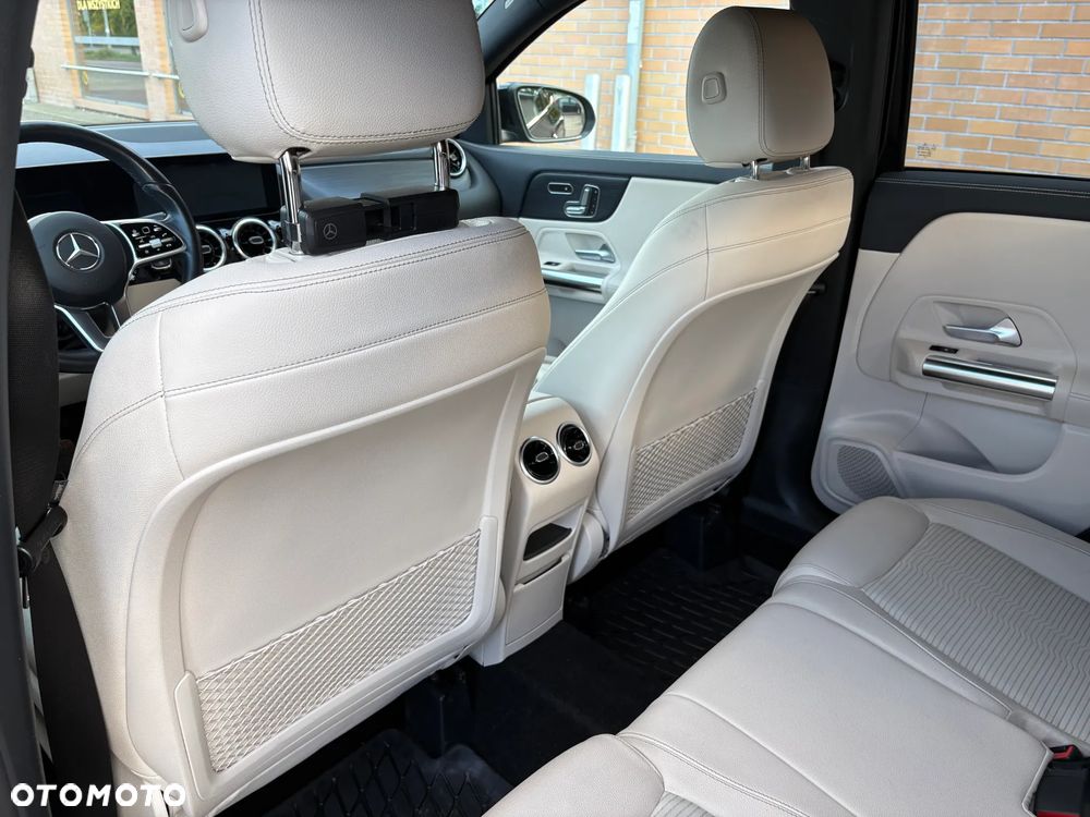 Mercedes-Benz GLA 220 d 4-Matic - 12