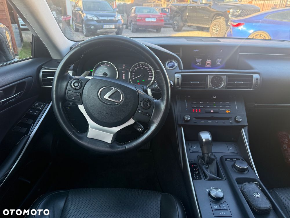Lexus IS 300h Comfort EU6 - 18