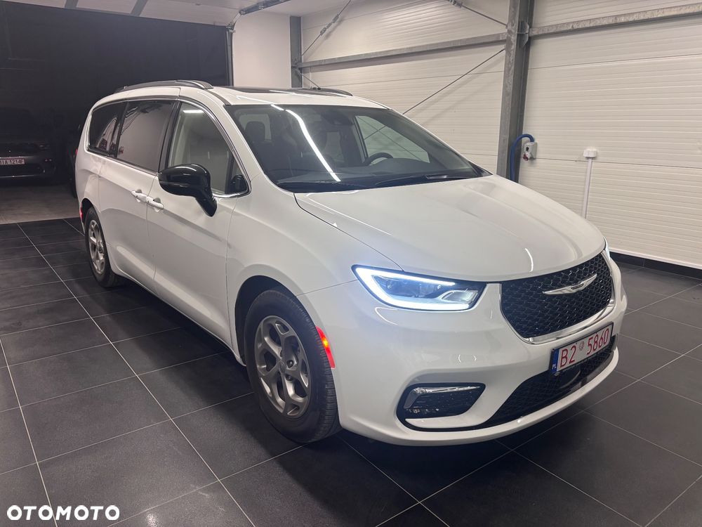 Chrysler Pacifica - 1
